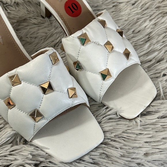 Steven NY Irvan White Embellished Gold Studded Stiletto Heel Sandals Sz 10 Shoes - Picture 7 of 11